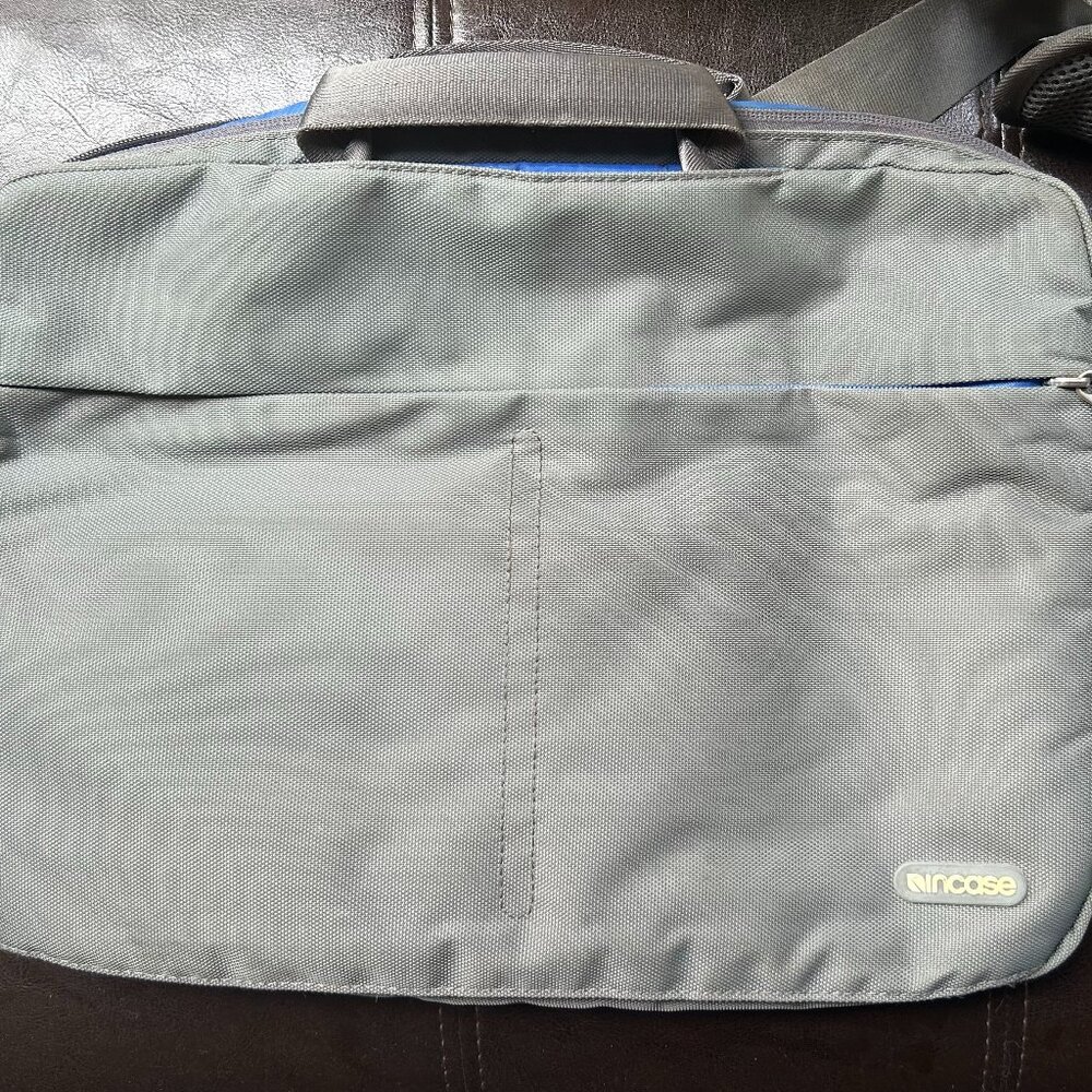 Incase Laptop Computer Zipper Bag Case - Gray and Blue 15x11”